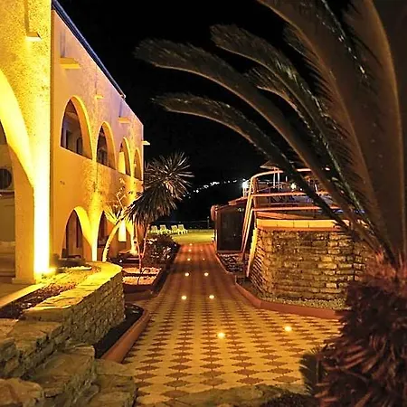 Oscar Seaside & Ξενοδοχείο 4*