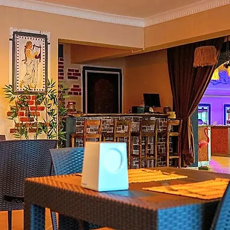 Oscar Seaside & Ξενοδοχείο 4*